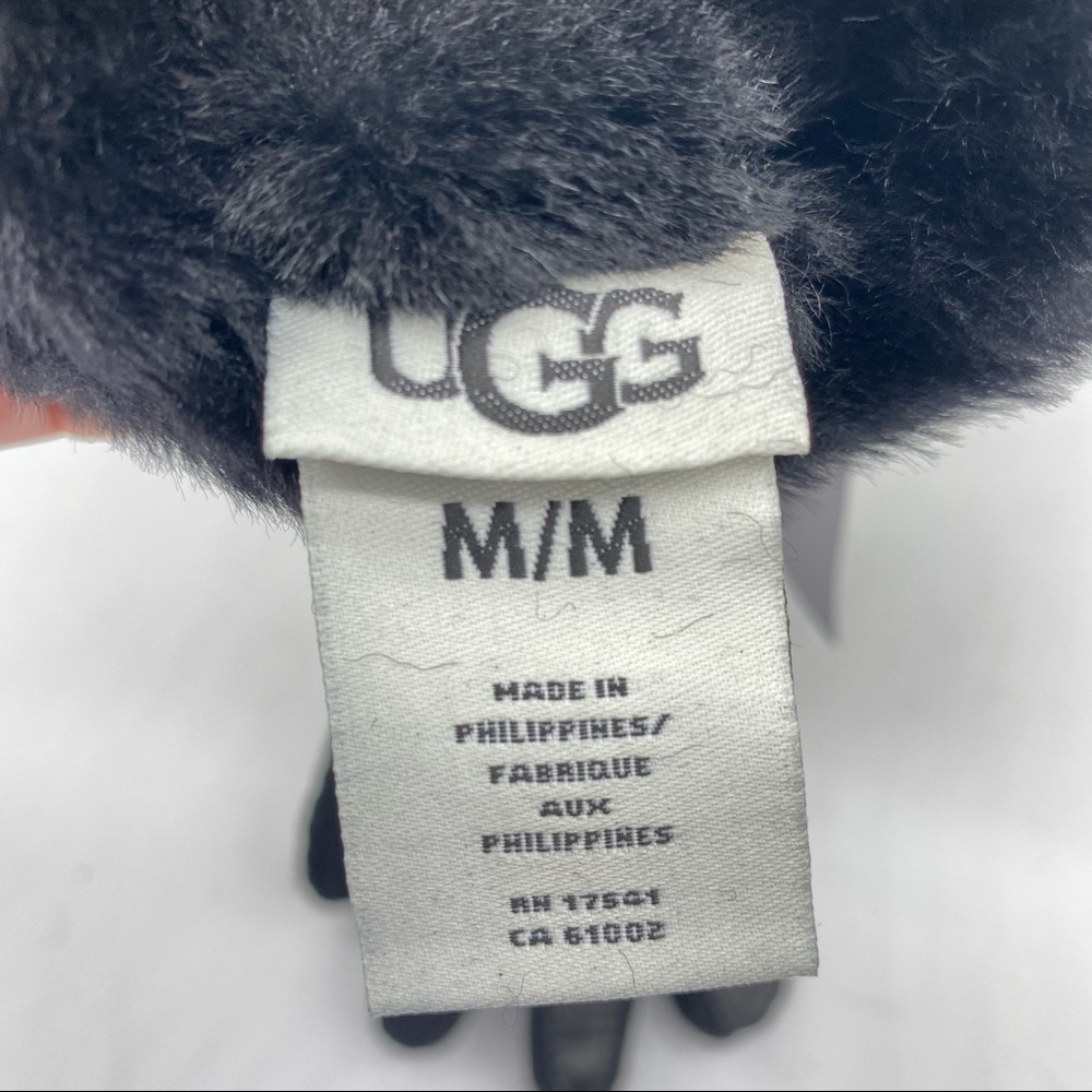 UGG Women’s Black Shearling Seamed Tech Gloves NWT - Picture 10 of 12